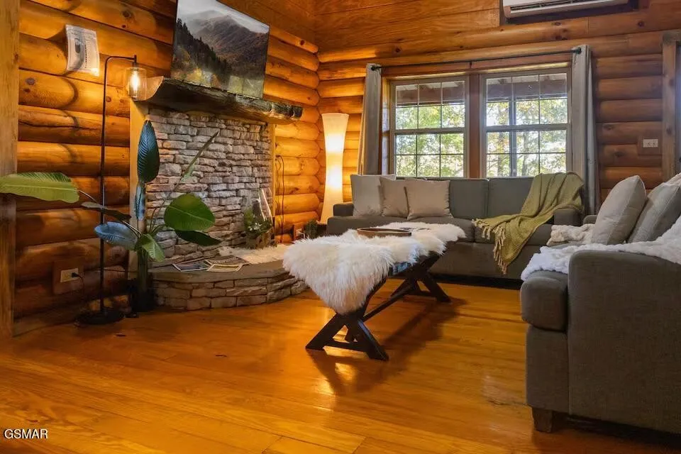 460 Boat Gunnel Road Townsend, TN 37882