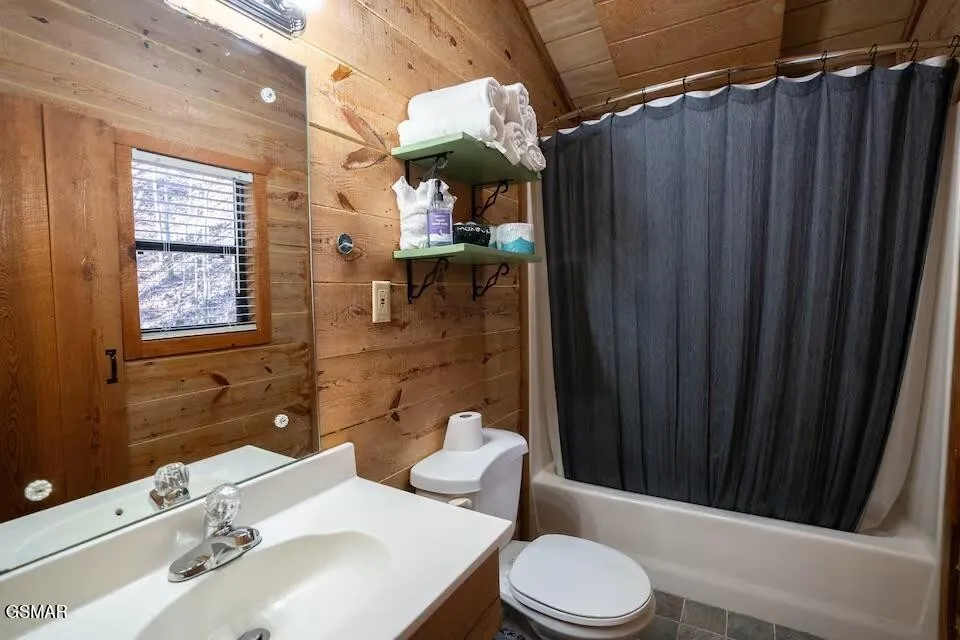 460 Boat Gunnel Road Townsend, TN 37882