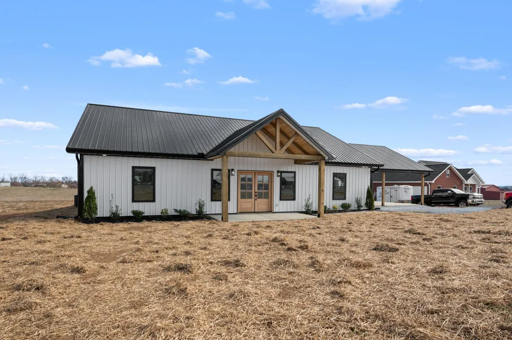 6245 McMinnville Hwy Smithville, TN 37166