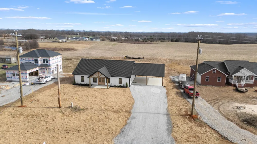 6245 McMinnville Hwy Smithville, TN 37166