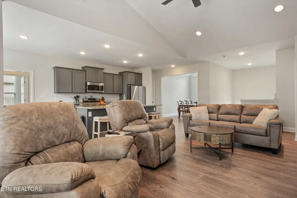 8121 Chapel Hill Lane Knoxville, TN 37938
