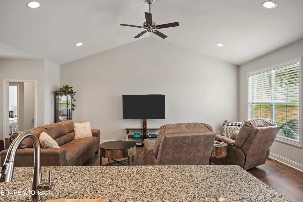 8121 Chapel Hill Lane Knoxville, TN 37938