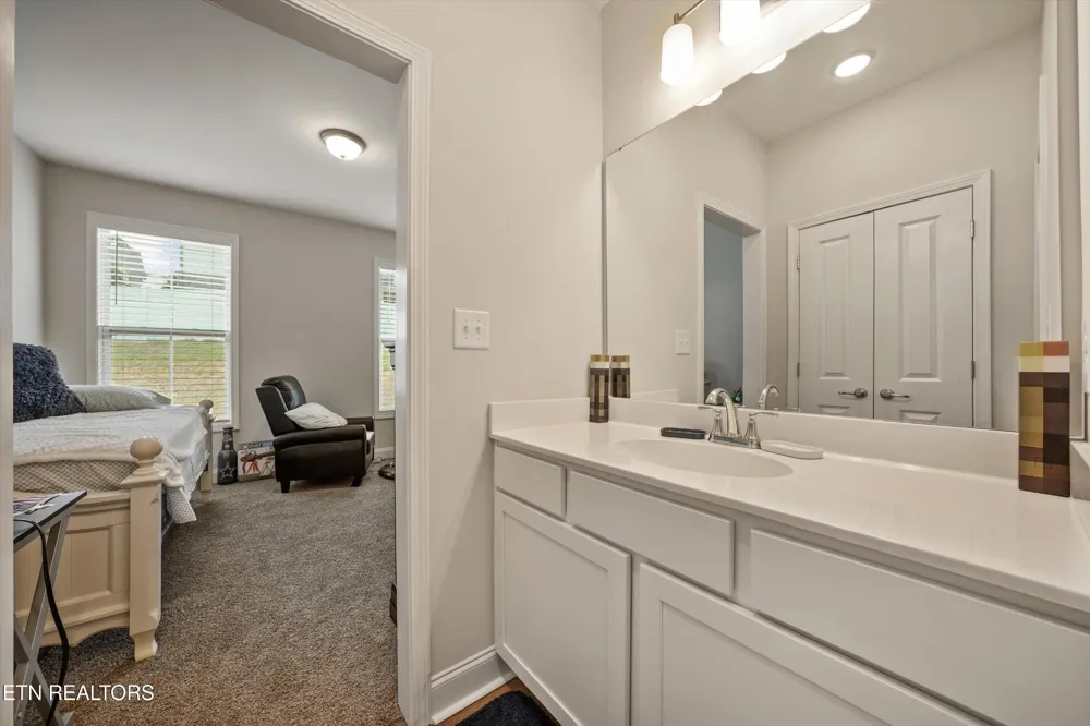 8121 Chapel Hill Lane Knoxville, TN 37938