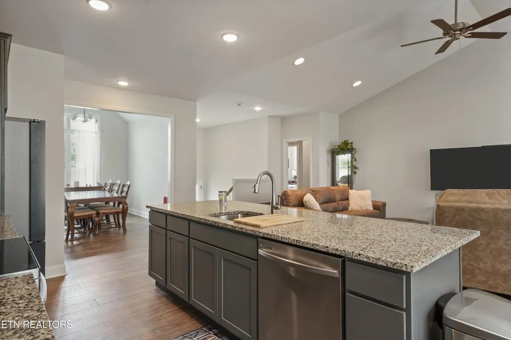 8121 Chapel Hill Lane Knoxville, TN 37938