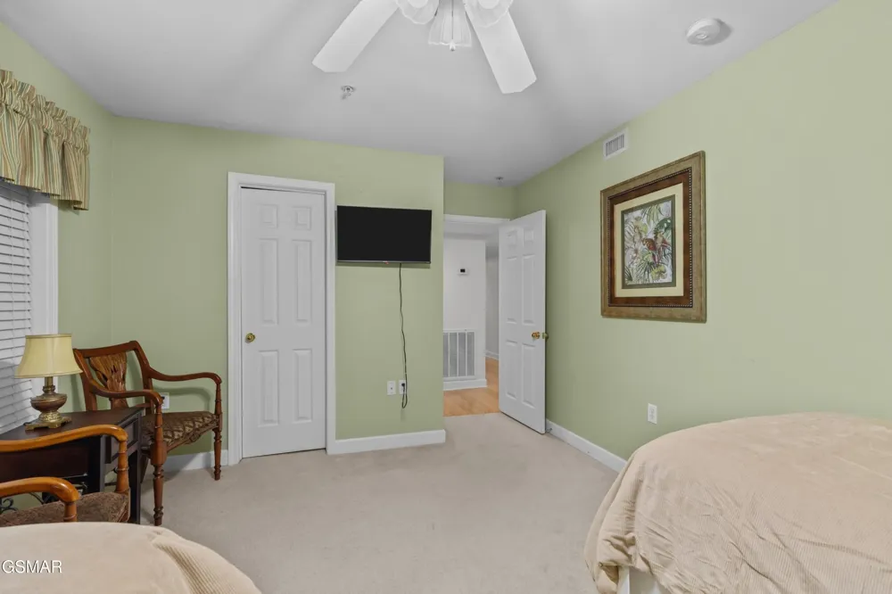 601 River Place Way #UNIT B101 Sevierville, TN 37862