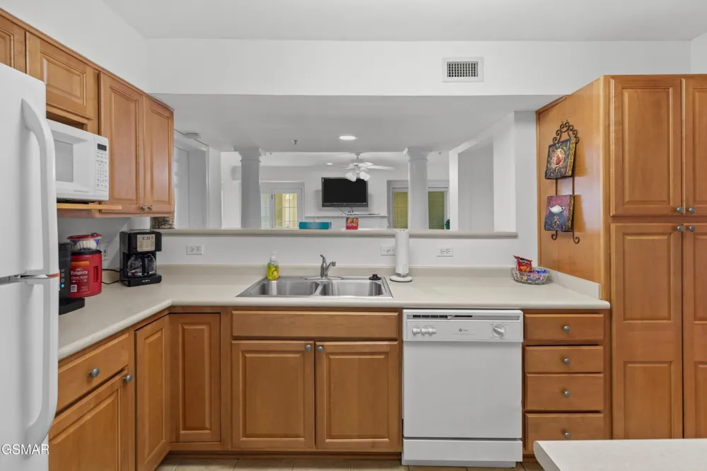 601 River Place Way #UNIT B101 Sevierville, TN 37862