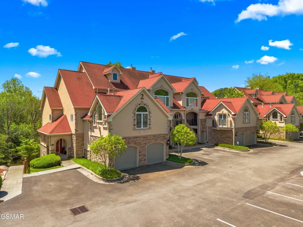 601 River Place Way #UNIT B101 Sevierville, TN 37862