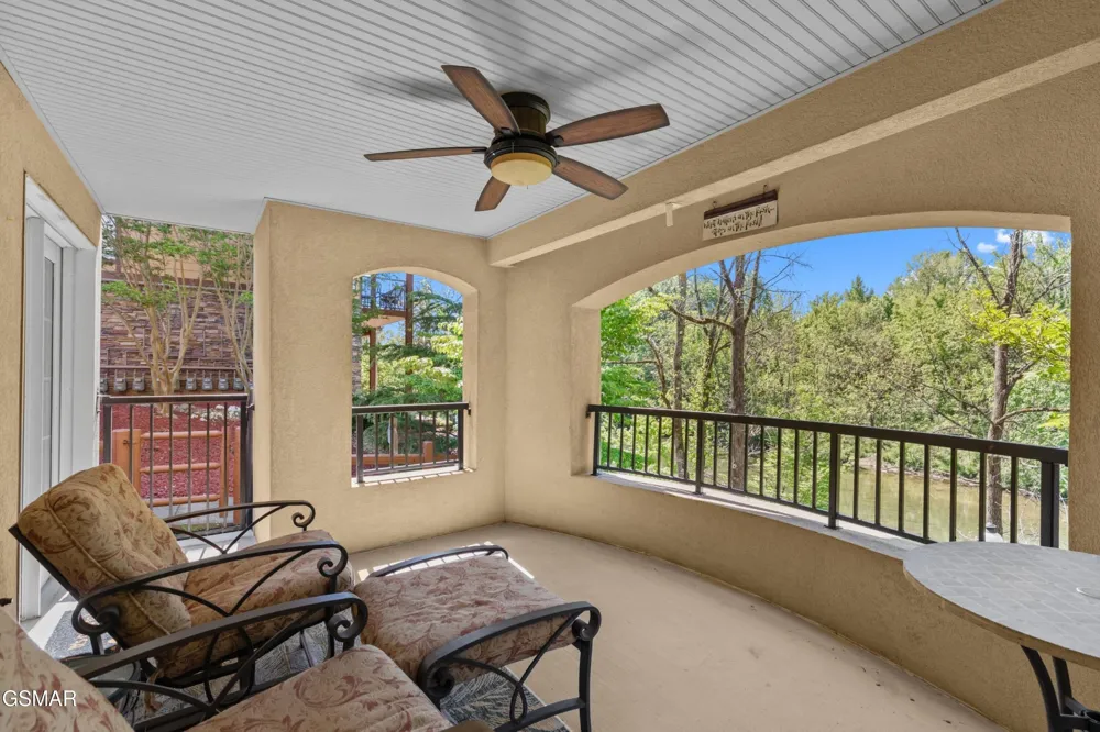 601 River Place Way #UNIT B101 Sevierville, TN 37862