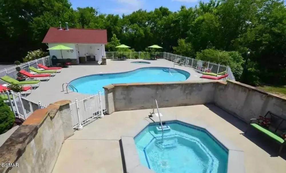 601 River Place Way #UNIT B101 Sevierville, TN 37862
