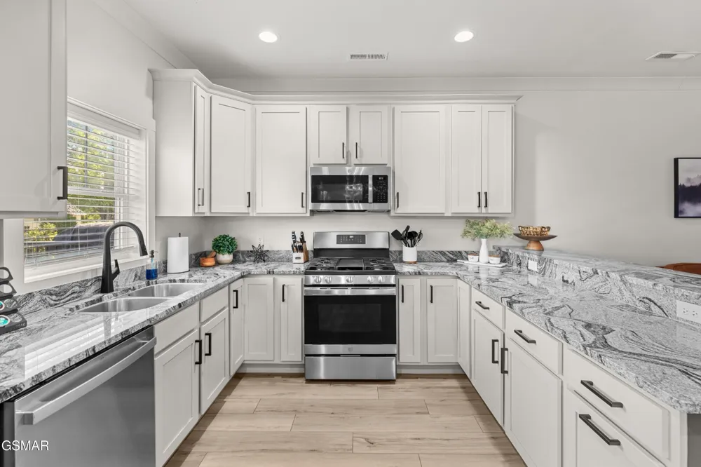 422 Fleeta Williams Way Sevierville, TN 37862