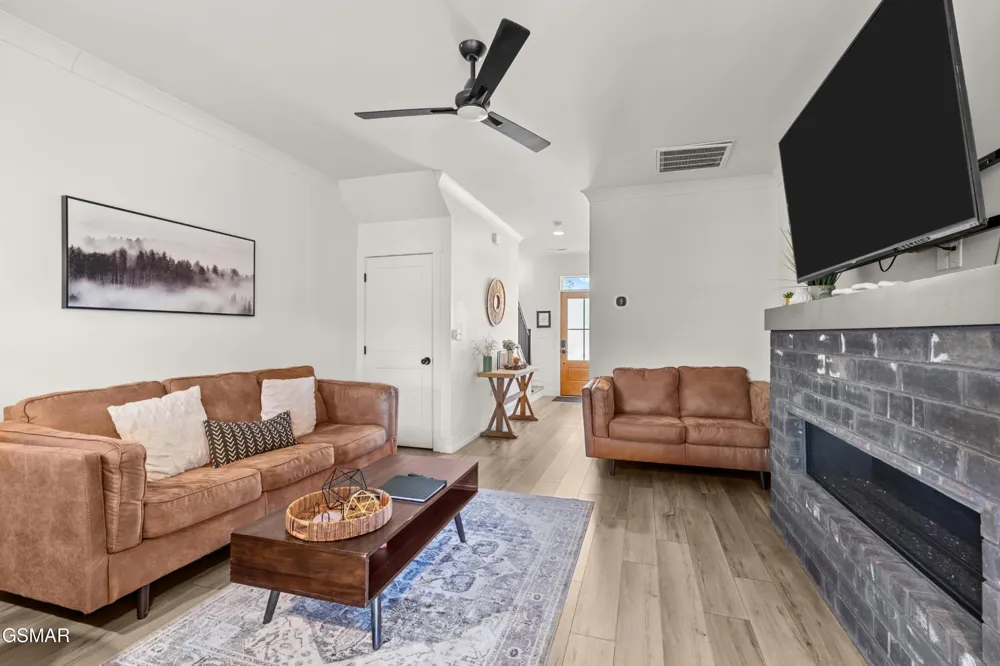 422 Fleeta Williams Way Sevierville, TN 37862
