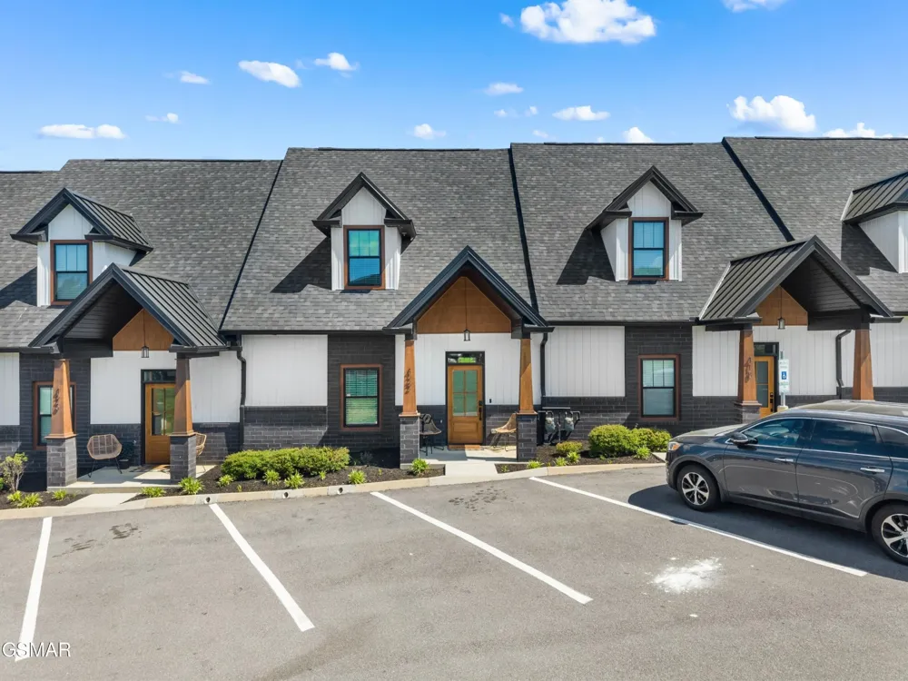 422 Fleeta Williams Way Sevierville, TN 37862