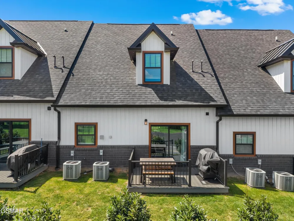 422 Fleeta Williams Way Sevierville, TN 37862
