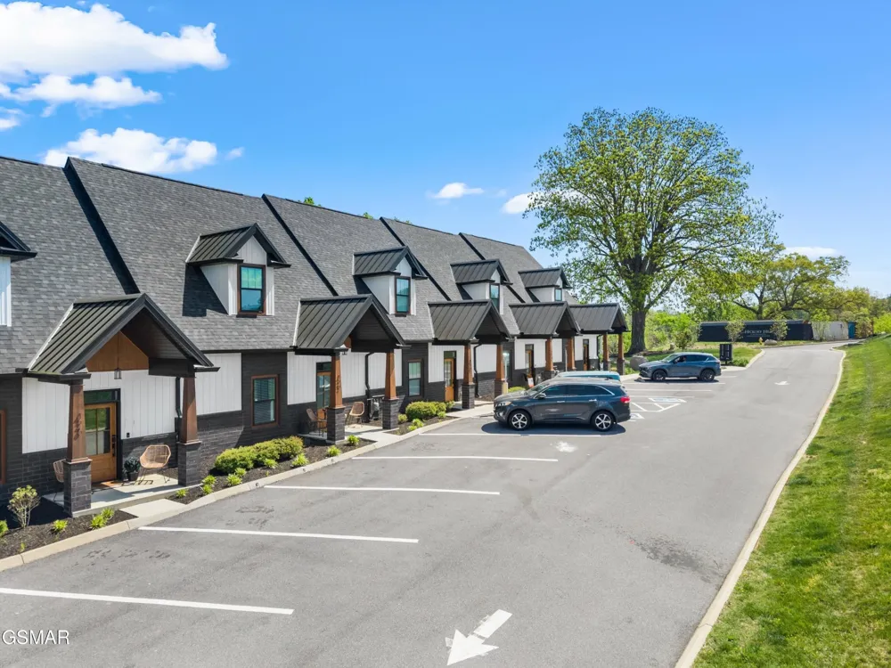 422 Fleeta Williams Way Sevierville, TN 37862