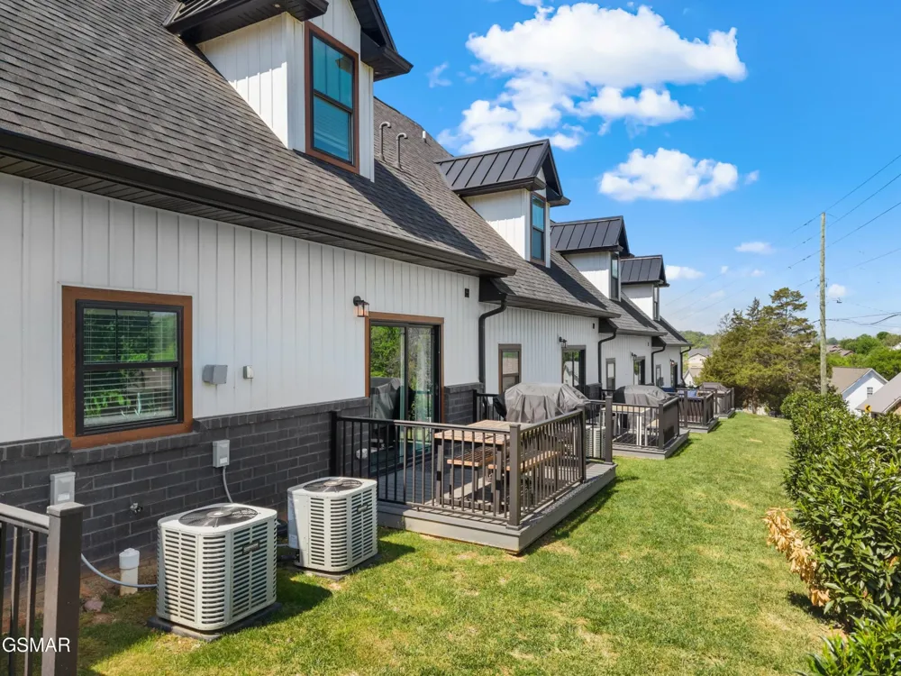 422 Fleeta Williams Way Sevierville, TN 37862