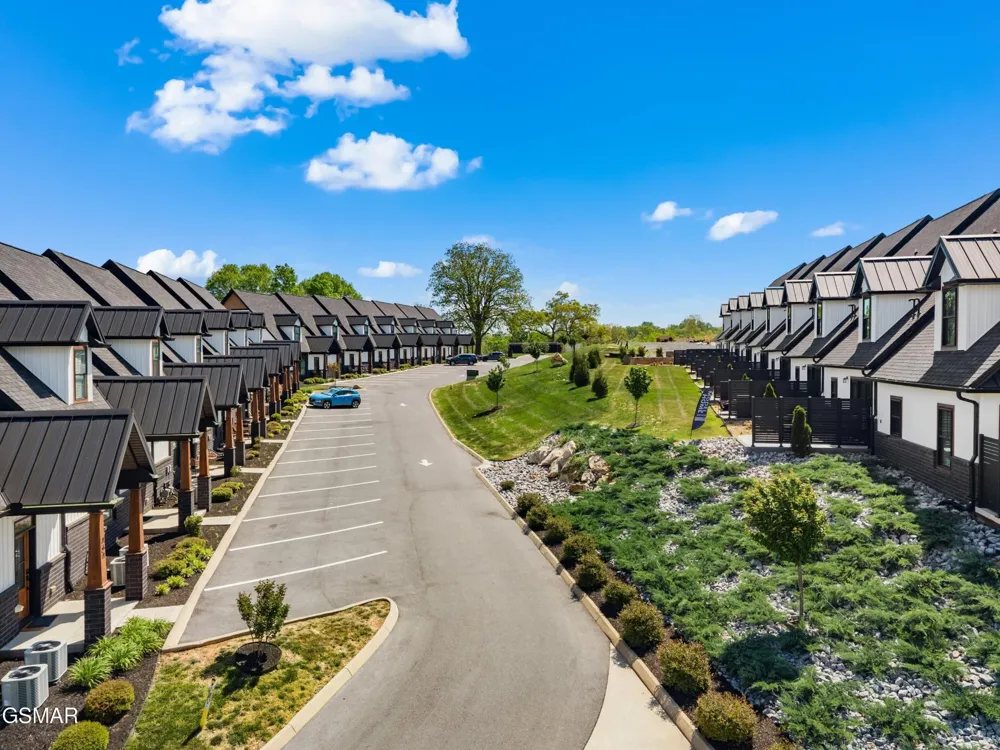 422 Fleeta Williams Way Sevierville, TN 37862