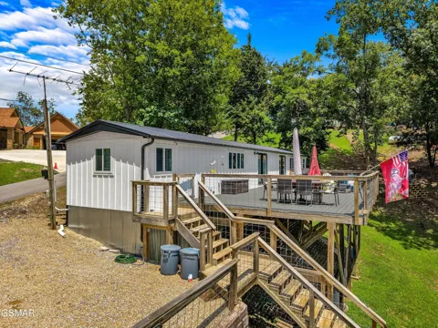 1607 Kinder Lane