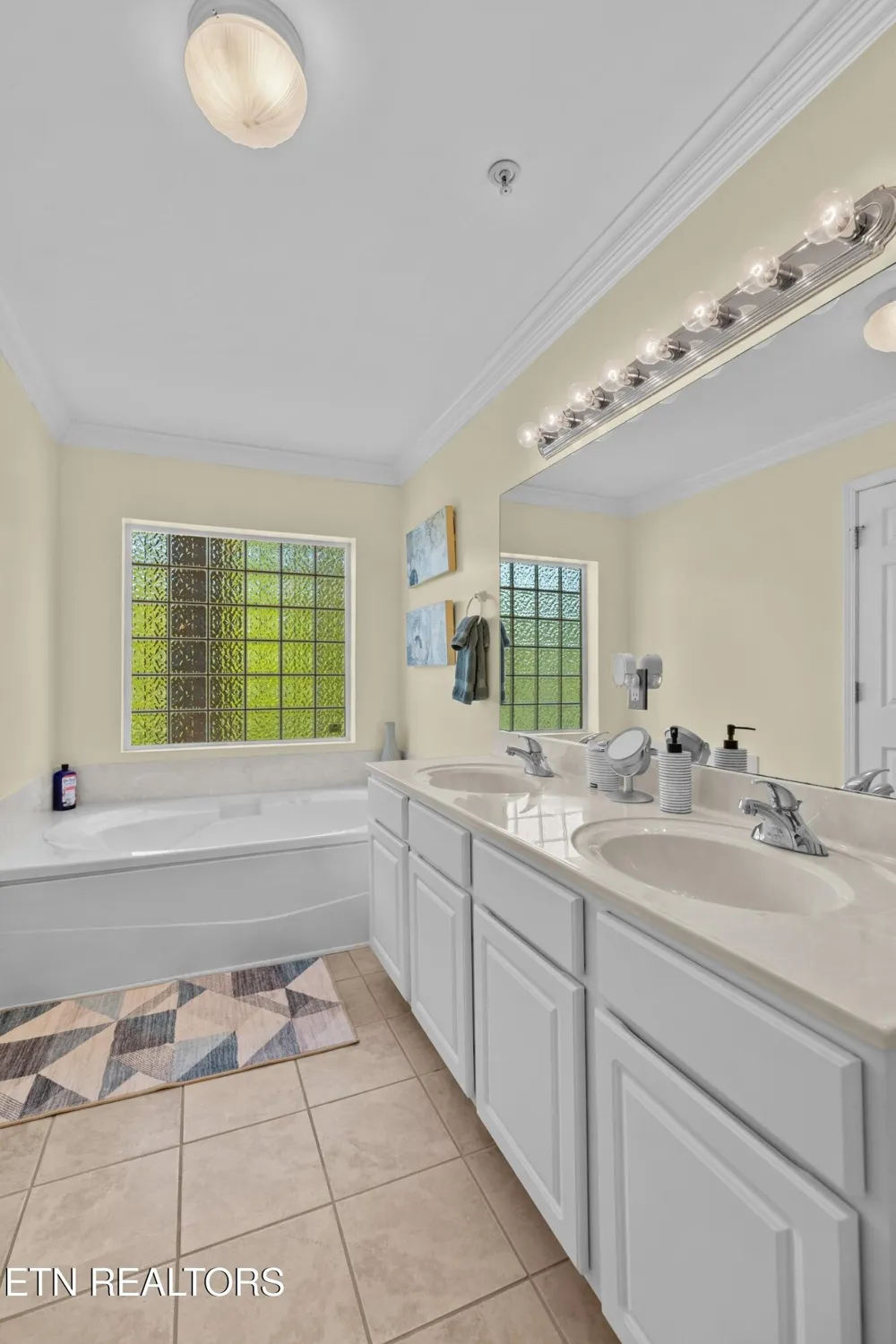 601 River Place Way #B101 Sevierville, TN 37862