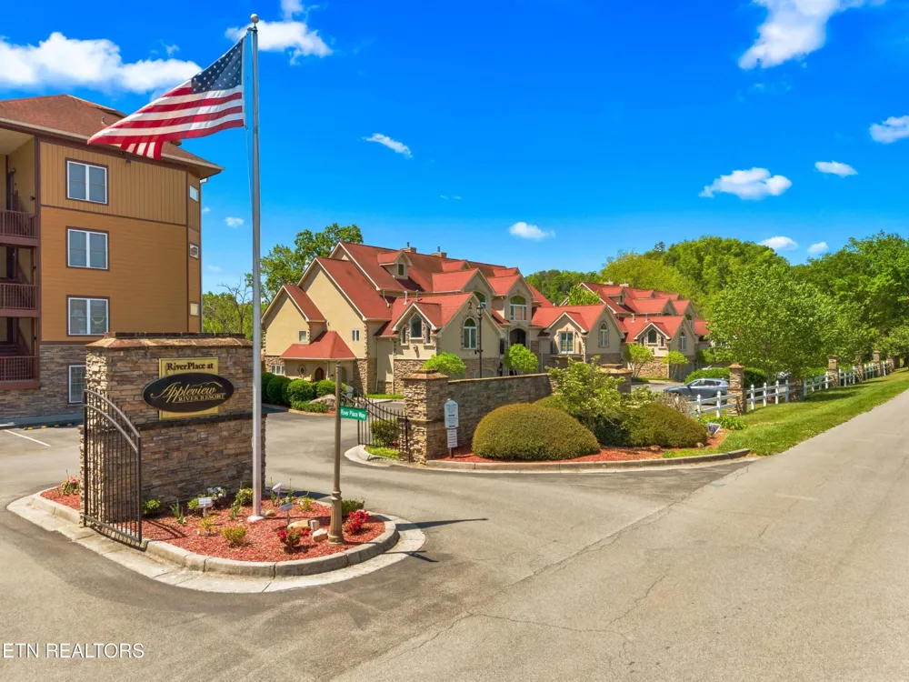 601 River Place Way #B101 Sevierville, TN 37862