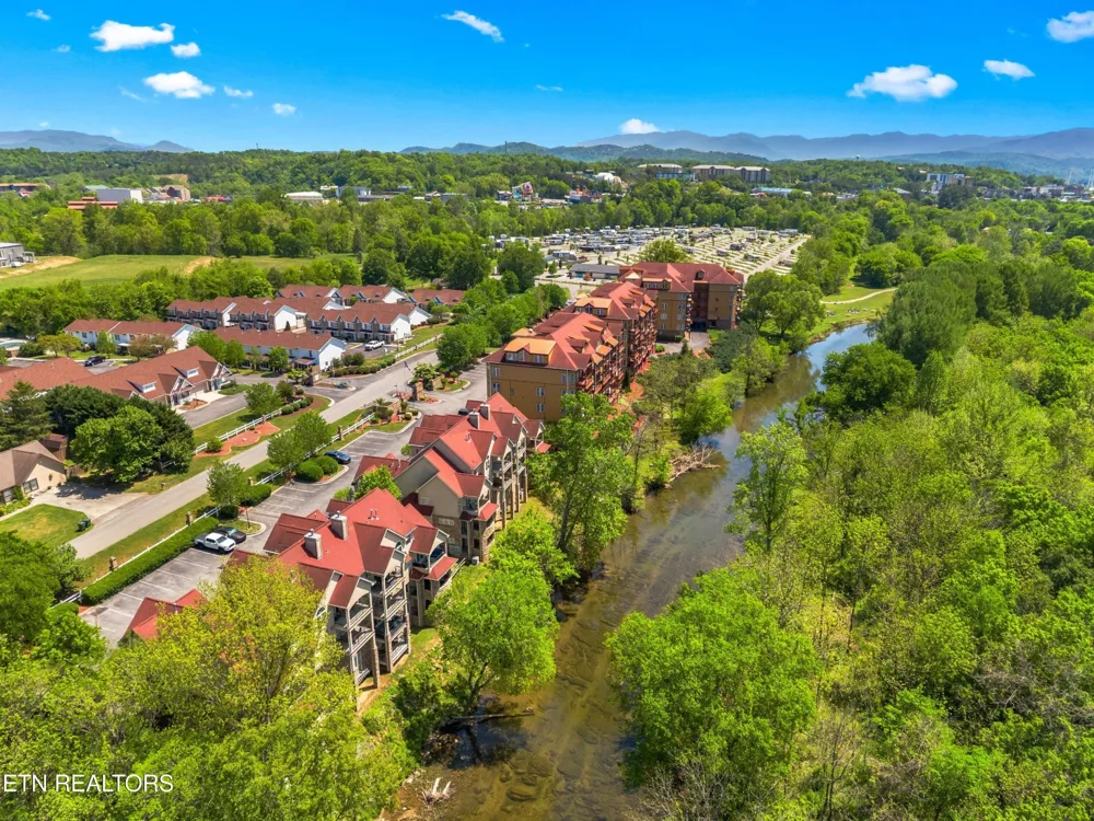 601 River Place Way #B101 Sevierville, TN 37862