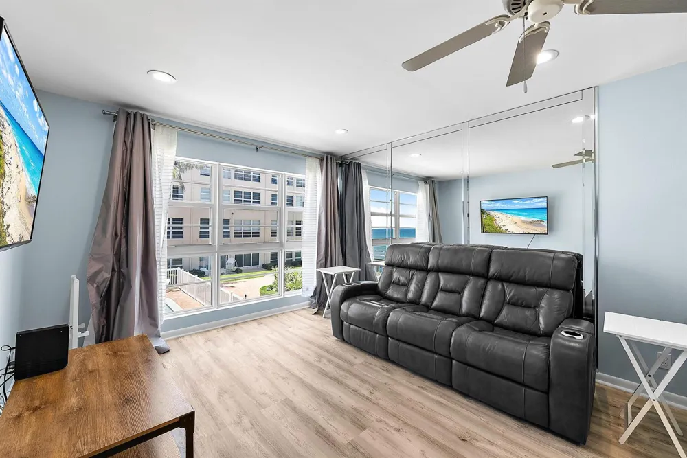 3851 OCEAN BOULEVARD #202 Gulf Stream, FL 33483
