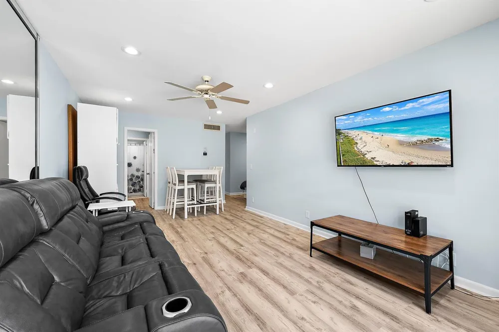 3851 OCEAN BOULEVARD #202 Gulf Stream, FL 33483
