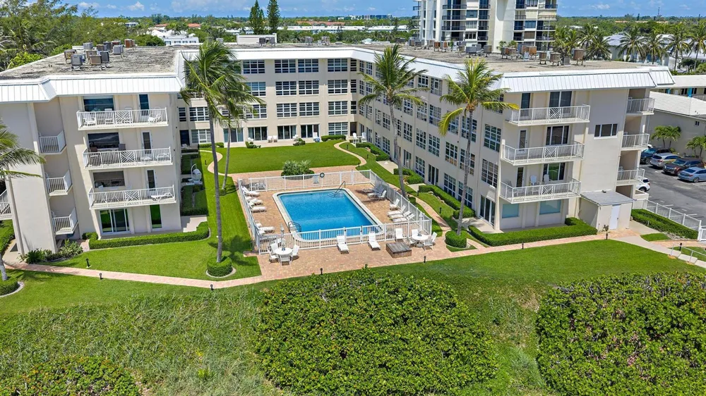 3851 OCEAN BOULEVARD #202 Gulf Stream, FL 33483