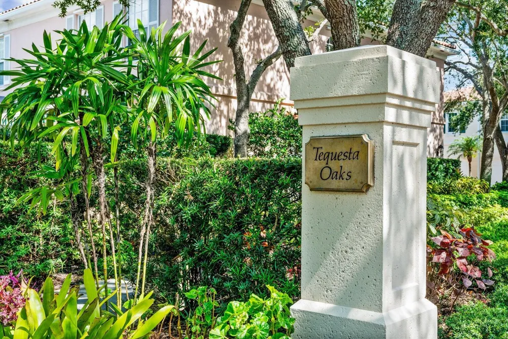 73 Laurel Oaks Circle Jupiter, FL 33469