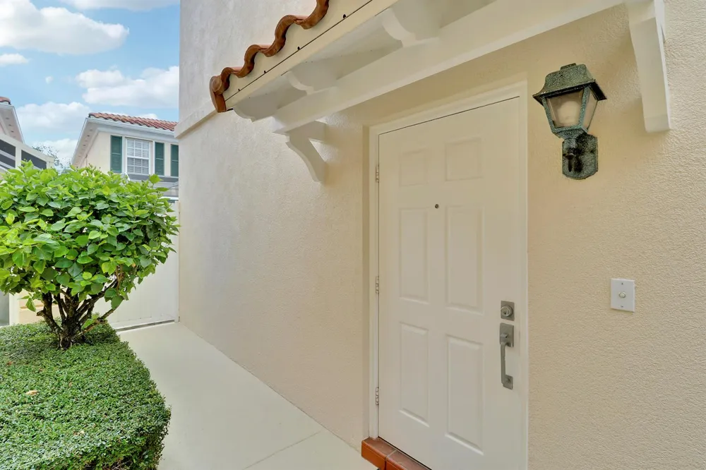 73 Laurel Oaks Circle Jupiter, FL 33469