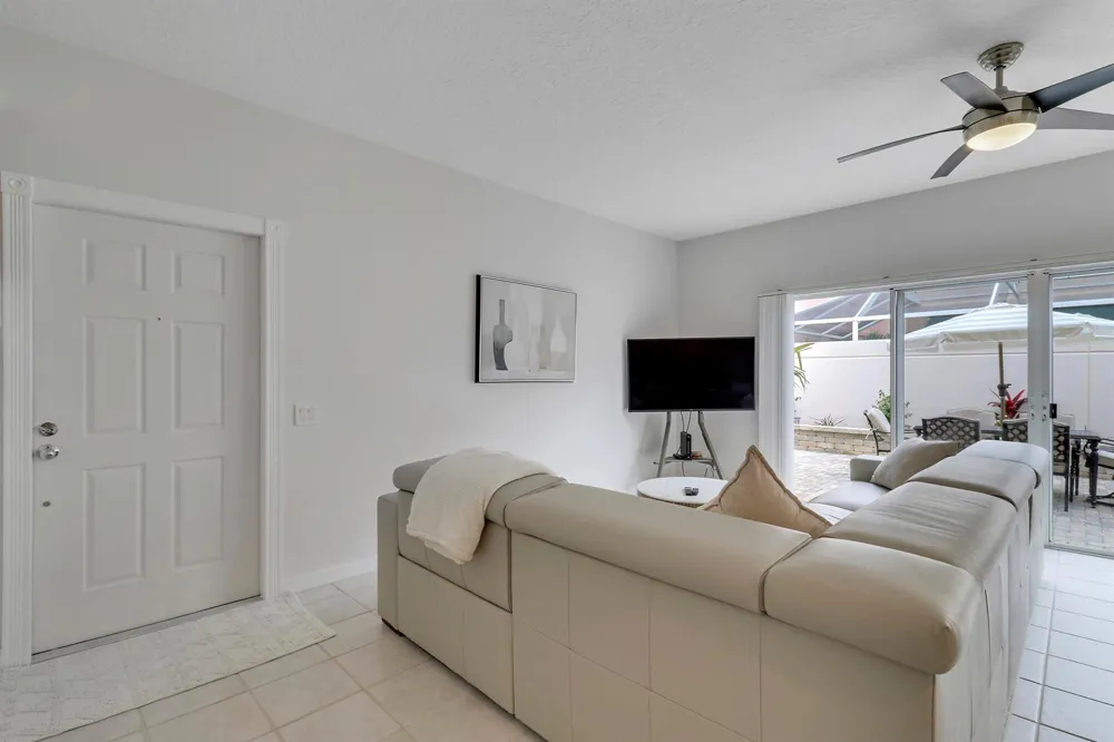 73 Laurel Oaks Circle Jupiter, FL 33469
