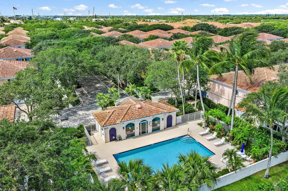 73 Laurel Oaks Circle Jupiter, FL 33469