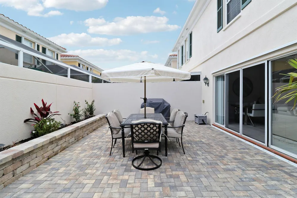 73 Laurel Oaks Circle Jupiter, FL 33469
