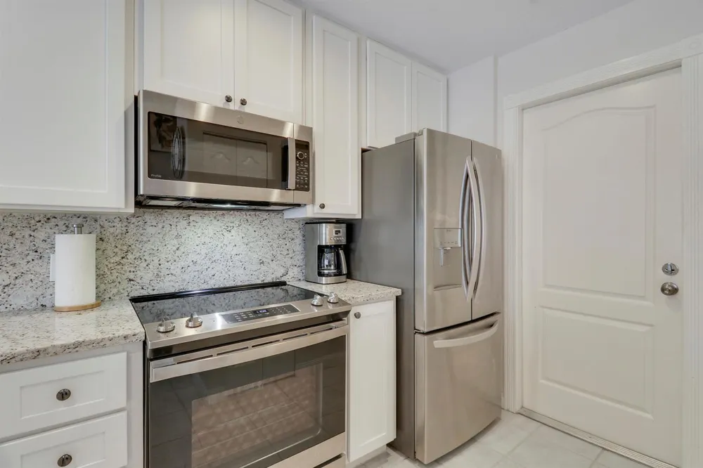 73 Laurel Oaks Circle Jupiter, FL 33469