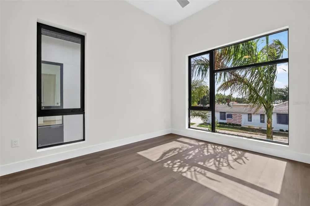 100 36TH STREET St Petersburg, FL 33713