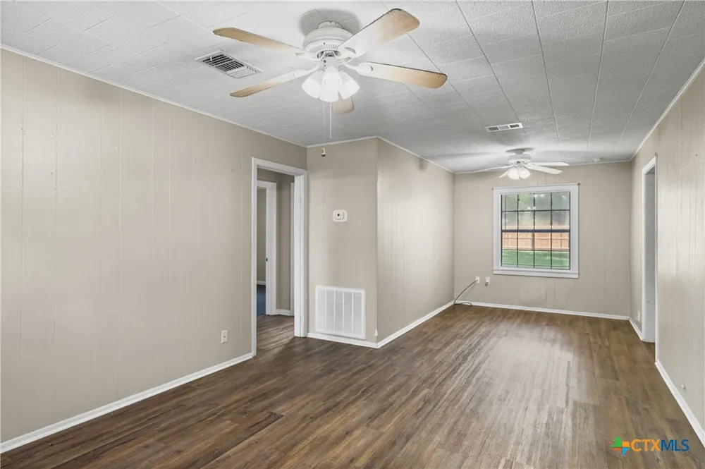 205 Sandra Street Edna, TX 77957