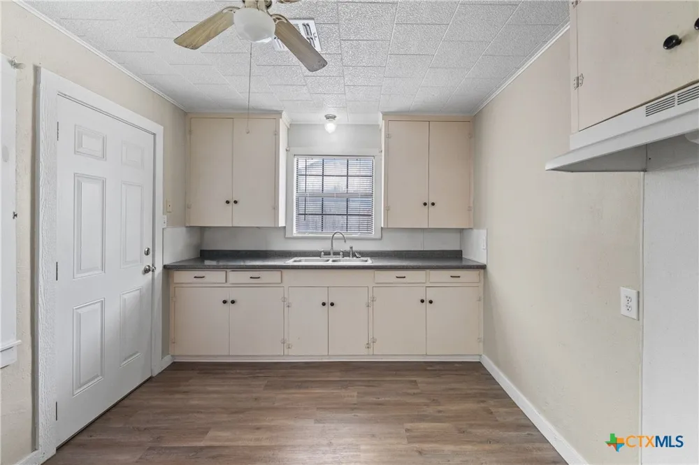 205 Sandra Street Edna, TX 77957