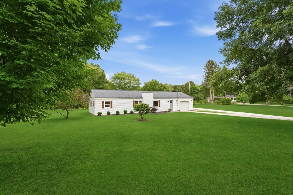 6436 Myers Lake Avenue NE Rockford, MI 49341