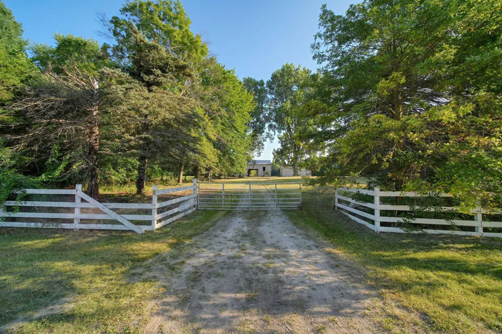 49300 Arkona Road Belleville, MI 48111