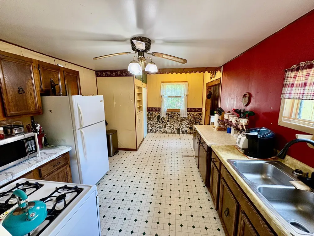 122 2nd Avenue SE Baudette, MN 56623