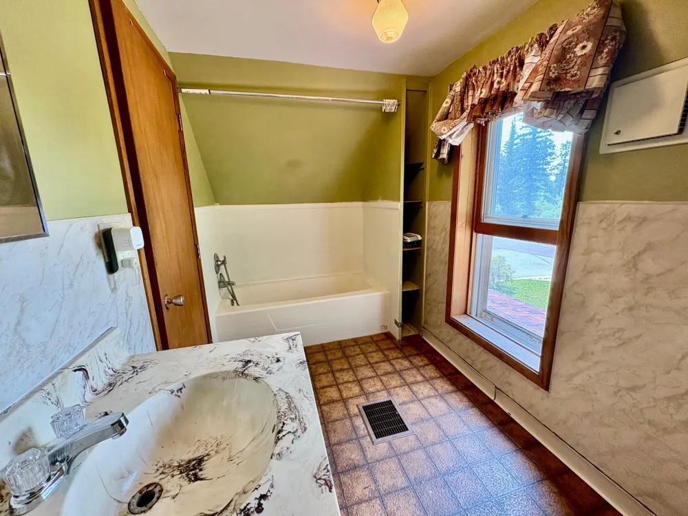 122 2nd Avenue SE Baudette, MN 56623