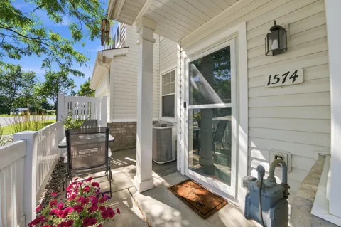 1574 Liberty Circle