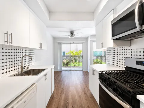 400 Sunrise Way #150