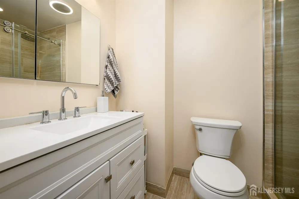 136 Woodmere Drive Parlin, NJ 08859