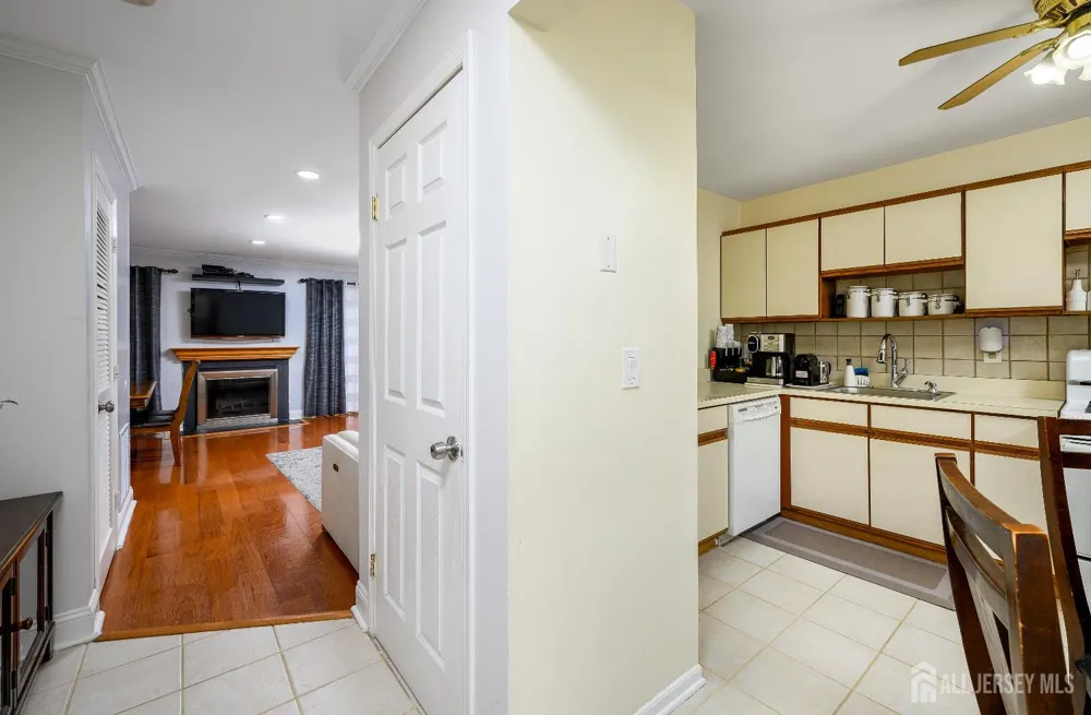 136 Woodmere Drive Parlin, NJ 08859