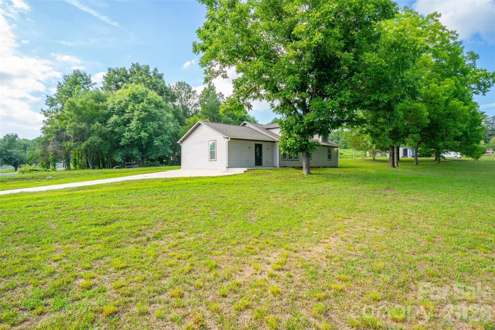 2136 W NC 150 Highway Lincolnton, NC 28092
