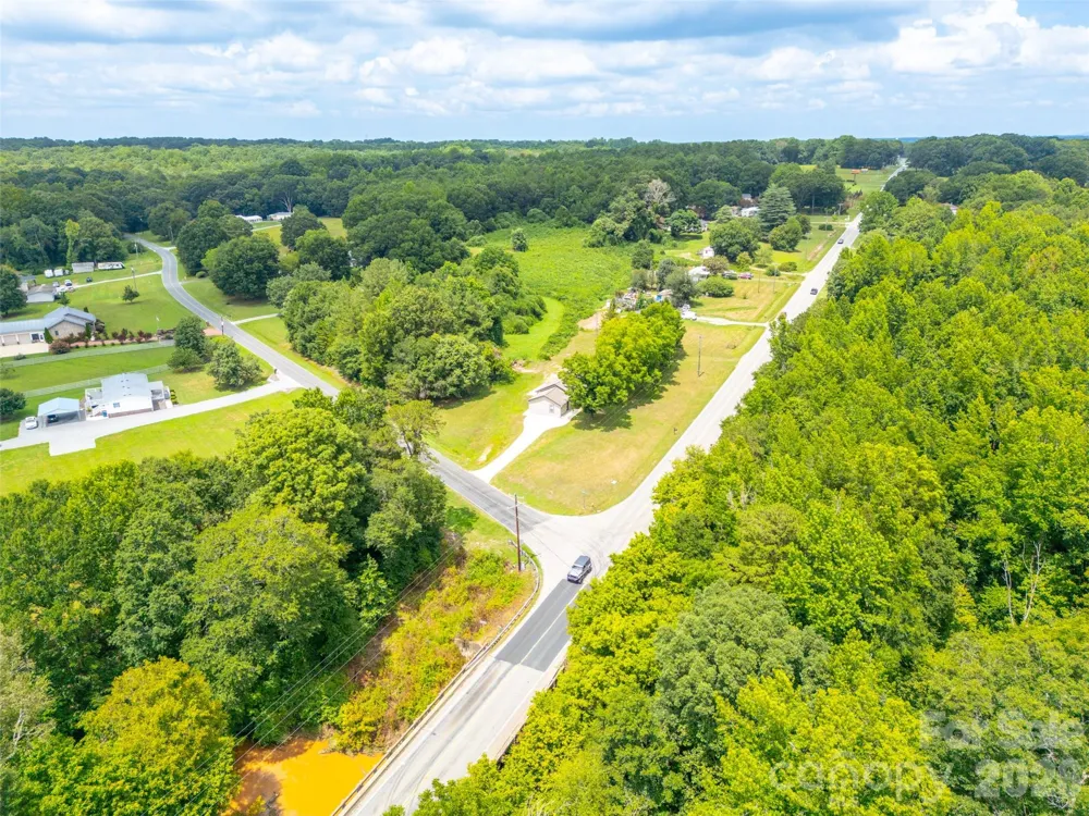 2136 W NC 150 Highway Lincolnton, NC 28092