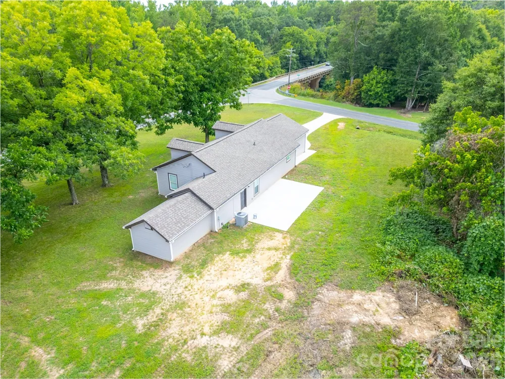 2136 W NC 150 Highway Lincolnton, NC 28092