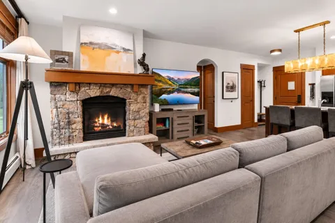 280 Trailhead Drive #3000