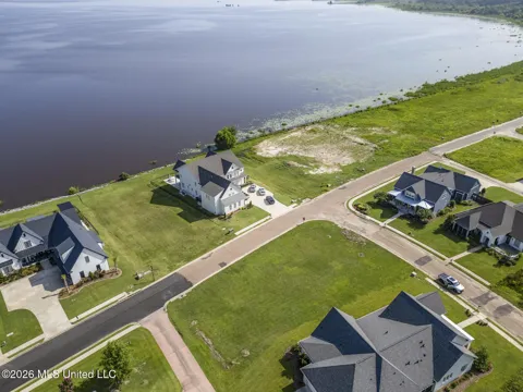 817 Arbor Pointe