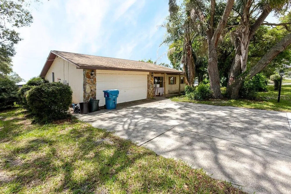 1042 TRYON CIRCLE Spring Hill, FL 34606